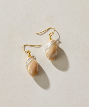 ear PAPILLONNER(イア パピヨネ) シェルシングルピアス