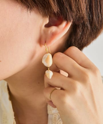 ear PAPILLONNER(イア パピヨネ) シェルダブルピアス