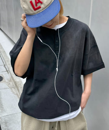 CIAOPANIC TYPY(チャオパニックティピー) 【UNISEX】スプレー加工ヘンリーTEE