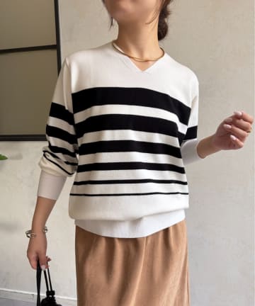 Jena　espace merveilleux(ジェナ　エスパスメルヴェイユ) ストレッチVネックニット