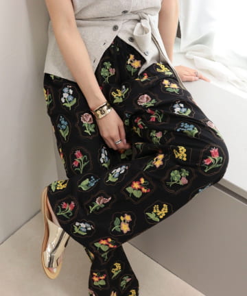 FREDY & GLOSTER(フレディ アンド グロスター) エンブロイダリーギャザーパンツ