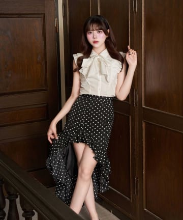 Belle Charme(ベルシャルム) Ribbon Tie Frill Blouse