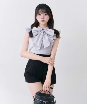 Belle Charme(ベルシャルム) Ribbon Tie Frill Blouse