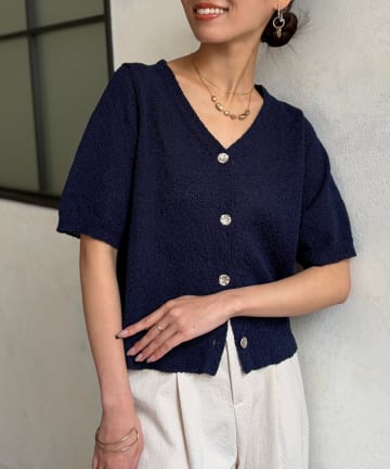 Chez toi(シェトワ) ニュアンスボタン5分袖ニットプルオーバー