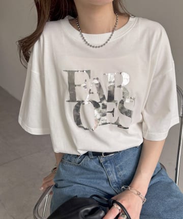 DISCOAT(ディスコート) 【WEB限定】ヒビワレロゴ箔プリントTシャツ《ユニセックス》
