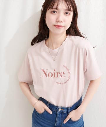 natural couture(ナチュラルクチュール) 〈サスティナ企画〉Noire刺繍ロゴＴシャツ