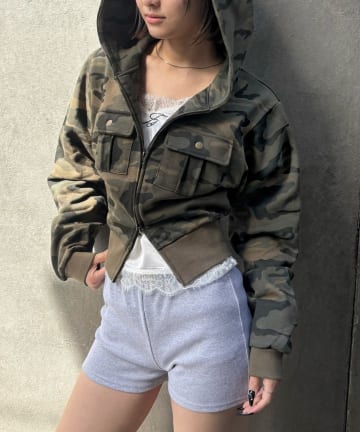 OUTLET(アウトレット) 【WHO'S WHO gallery】フラップショートジップフーディ