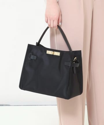 NOLLEY'S(ノーリーズ) HINERIナイロンスクエアバッグM