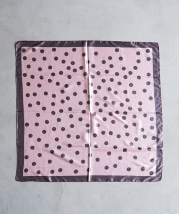 WHO’S WHO gallery(フーズフーギャラリー) ドット柄スカーフ