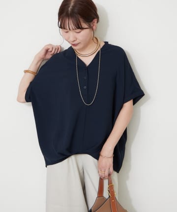 Remind me and forever(リマインドミーアンドフォーエバー) 【オンオフ着まわせる優秀アイテム】ヘンリーネックタックブラウス