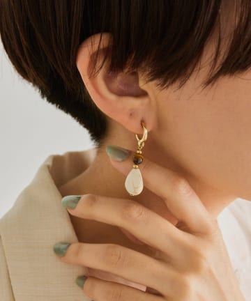ear PAPILLONNER(イア パピヨネ) 《チタンポスト》ドロップピアス