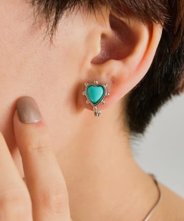 ear PAPILLONNER(イア パピヨネ) 《WEB＆一部店舗限定》ターコイズハートストーンイヤリング