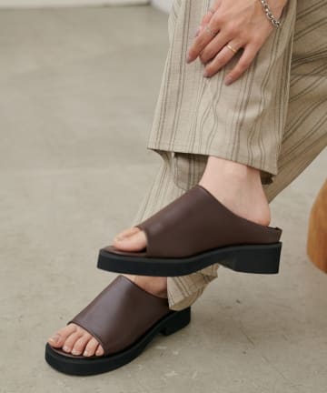 LARUTA(ラルータ) 厚底ミュールサンダル