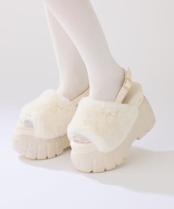one after another NICE CLAUP(ワンアフターアナザー ナイスクラップ) フェイクファー厚底サンダル