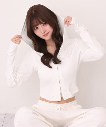 one after another NICE CLAUP(ワンアフターアナザー ナイスクラップ) 【UVカット/接触冷感/セットアップ可能】袖刺しゅうロゴ入りパーカー