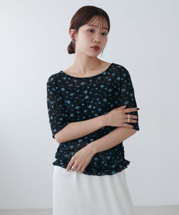 DISCOAT(ディスコート) 花柄シャーリング半袖プルオーバー
