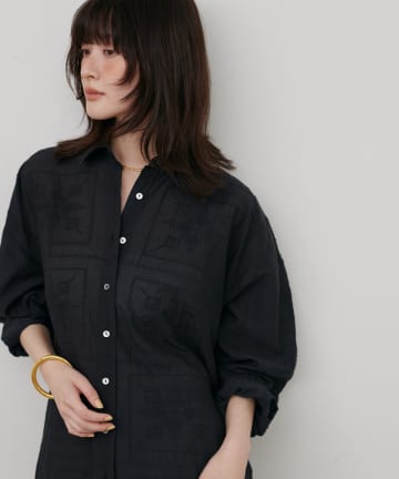 LARUTA(ラルータ) パネル刺繍シャツ