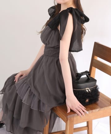 NICE CLAUP / OLIVE des OLIVE OUTLET(ナイスクラップ  / オリーブ デ オリーブ アウトレット) 【one after another】肩リボンティアードキャミワンピ