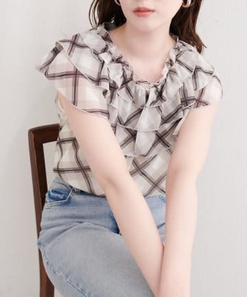 NICE CLAUP / OLIVE des OLIVE OUTLET(ナイスクラップ  / オリーブ デ オリーブ アウトレット) 【natural couture】フリルカラーノースリブラウス