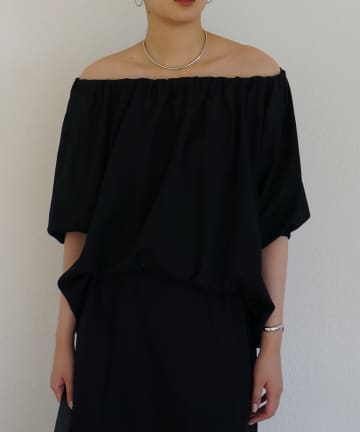LOUNGEDRESS(ラウンジドレス) 《セットアップ着用可》カラミメッシュオフショルプルオーバー