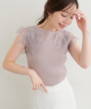 natural couture(ナチュラルクチュール) フラワーレースノースリニット