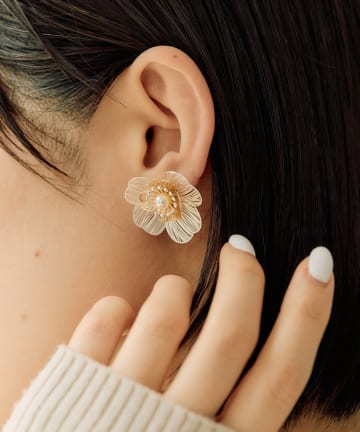 OUTLET(アウトレット) 【ear PAPILLONNER】透かしパールフラワーピアス