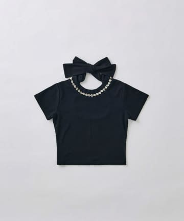 Belle Charme(ベルシャルム) Bijou Neck Back Ribbon Tee