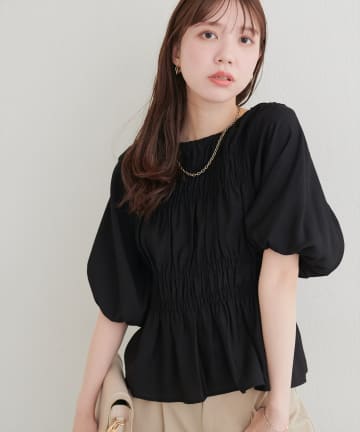 natural couture(ナチュラルクチュール) シャーリングパフスリーブブラウス