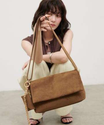 LARUTA(ラルータ) スクエアショルダーバッグ