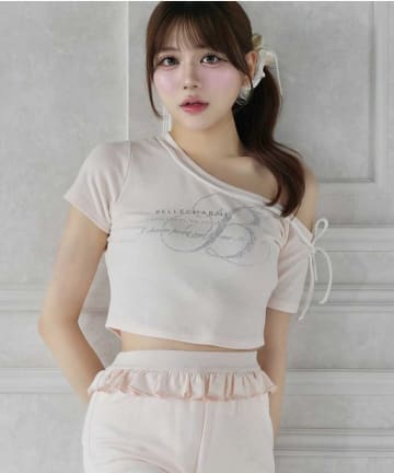 Belle Charme(ベルシャルム) Graphic One Shoulder Tee