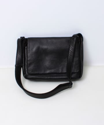 FREDY & GLOSTER(フレディ アンド グロスター) 【WEB限定】【Creed/クリード】Garment フラップショルダーバッグ
