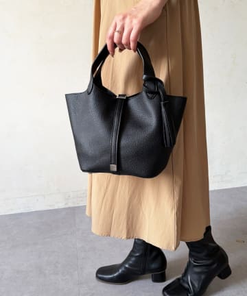 Chez toi(シェトワ) タッセル付トートBAG