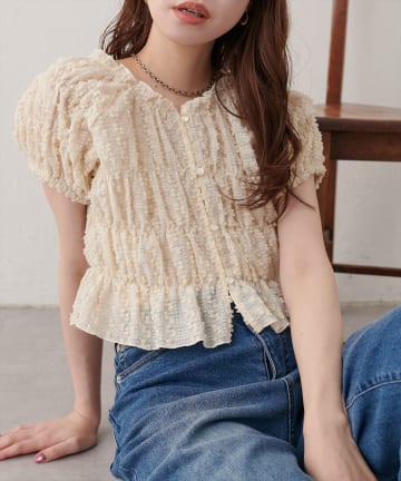 natural couture(ナチュラルクチュール) シャーリングパフブラウス