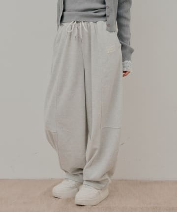 Chico(チコ) バレルレッグスウェットパンツ