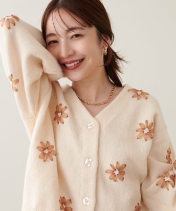 natural couture(ナチュラルクチュール) 前後２WAYオーガンジーフラワー刺繍ニット