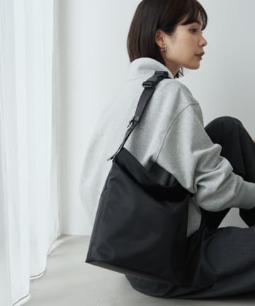 russet(ラシット) 11/3(火) 12:00予約スタート【撥水】《軽量/330g》バックル2WAYショルダーバッグ（縦型）