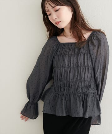 natural couture(ナチュラルクチュール) ランダムシャーリングシアーブラウス