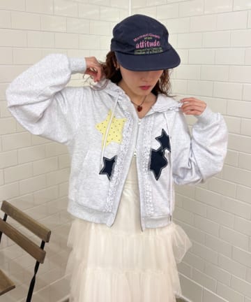 w closet(ダブルクローゼット) 【ショート丈・フリル】星柄パッチワークパーカー