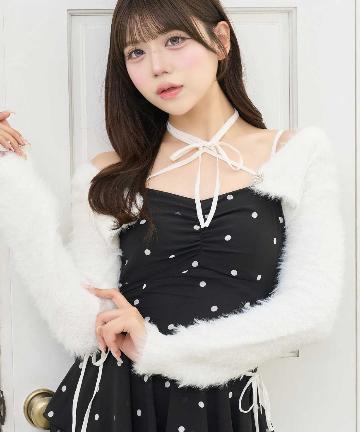 Belle Charme(ベルシャルム) Feather Cropped Cardigan