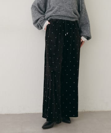 LARUTA(ラルータ) ベロア刺繍イージーパンツ