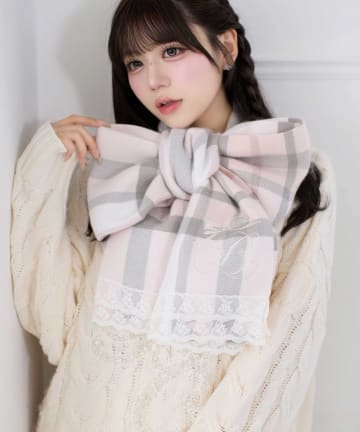 Belle Charme(ベルシャルム) B Logo Lace Muffler