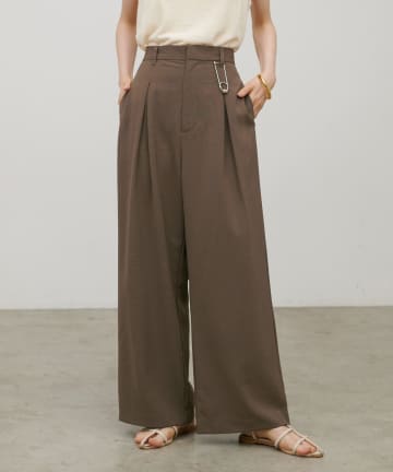 NICE CLAUP / OLIVE des OLIVE OUTLET(ナイスクラップ  / オリーブ デ オリーブ アウトレット) 【LARUTA】落ち感あるタックツイルパンツ