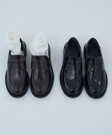 Omekashi(オメカシ) 【2サイズ展開】エナメルベルトローファー