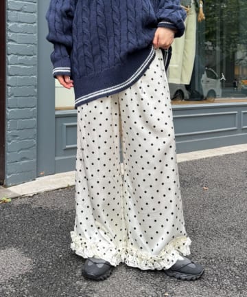 w closet(ダブルクローゼット) ドットサテンロングパンツ