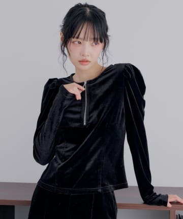 Chico(チコ) 【SALON by Chico】フラワーチャーム/ハーフZIPベロアトップス【10/15(木)0:00~1000円OFF&ノベルティフェアがスタート】