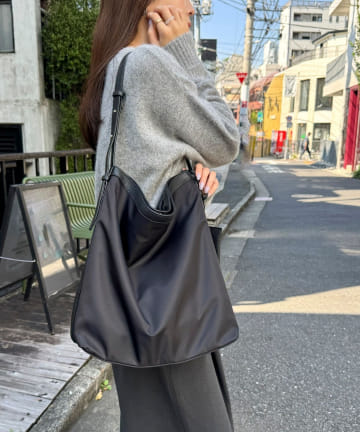 FREDY & GLOSTER(フレディ アンド グロスター) 撥水ナイロンワンショルバッグ