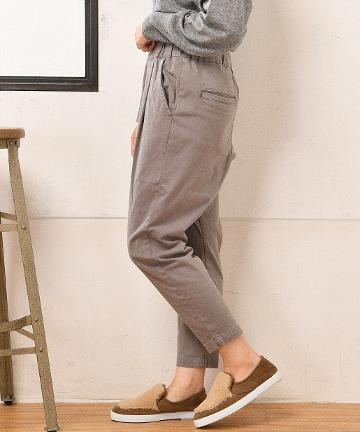 タックテーパードパンツ