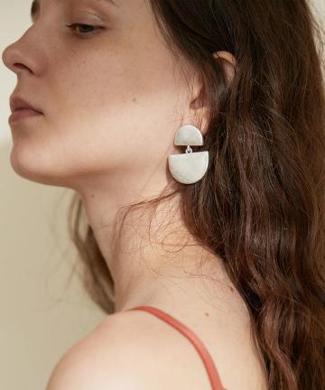 セミサークルピアス【オンラインストア限定商品】
