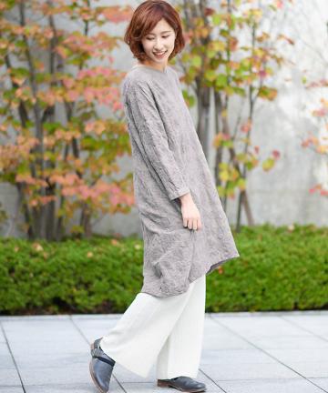 花刺繍Vネックワンピース