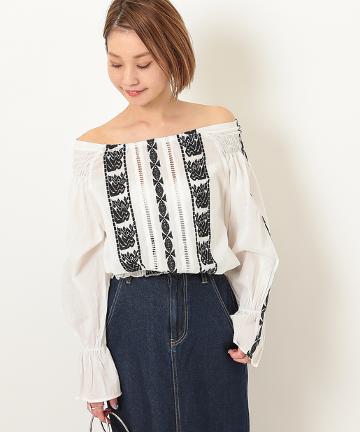 刺繍シャーリングブラウス